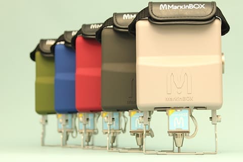 The first model of the Markin BOX series, MB3315 with five color variations in green, blue, red, black and white from far left.